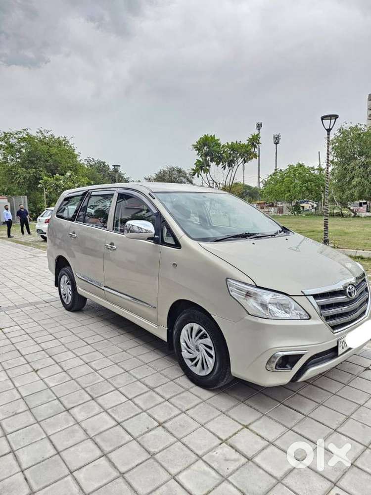 Toyota Innova [2013-2016] 2.5 G4 8 Str, 2016, Diesel