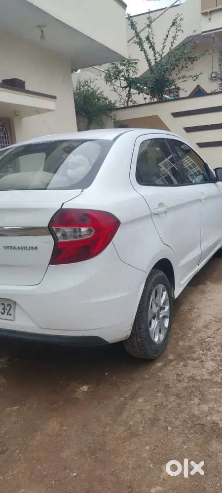 Ford Figo 1.2ti-vct Petrol Titanium Mt Bsiv 2016
