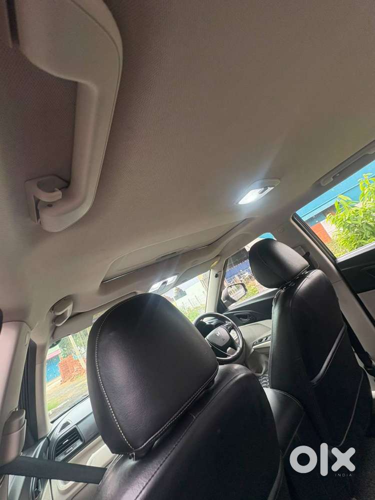 Mahindra Xuv300 2024 Petrol Well Maintained