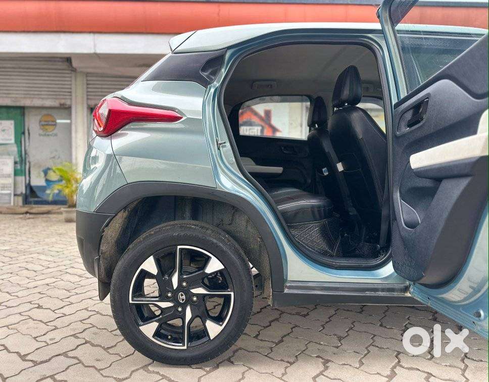 Tata Punch Accomplished, 2023, Petrol