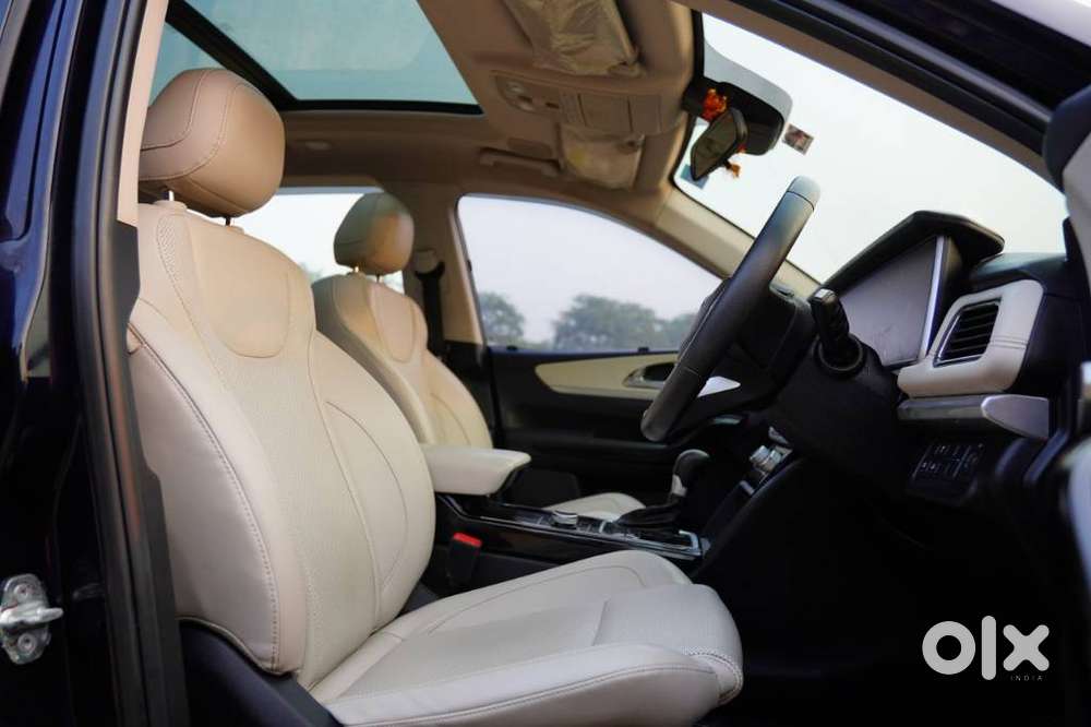 Mahindra Xuv700 2.0 Ax 7 Petrol At Luxury Pack Str, 2024, Petrol