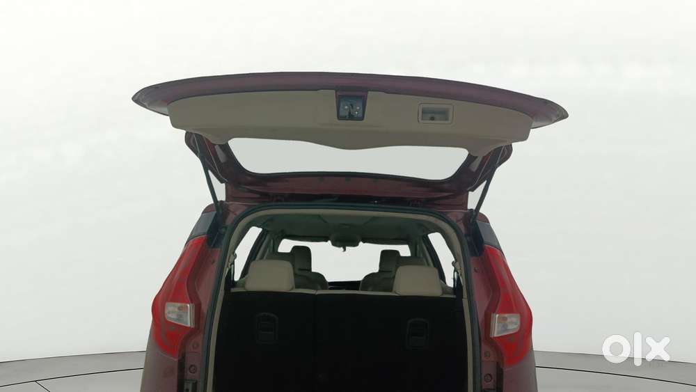 Mahindra Marazzo M8, 2018, Diesel
