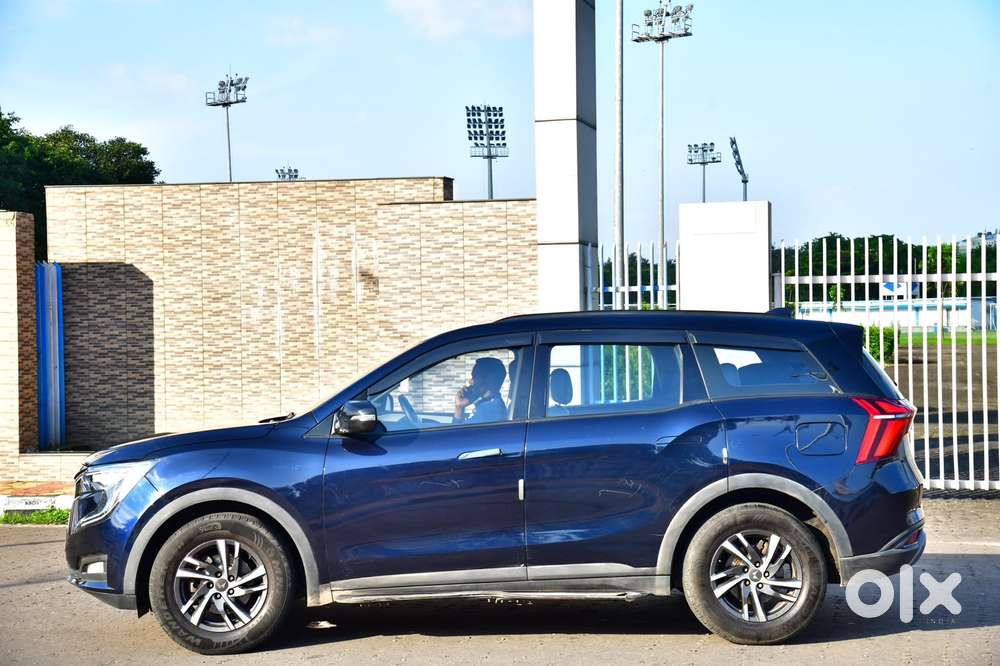 Mahindra Xuv700 Ax 5 Petrol Mt 7 Str (e), 2022, Petrol