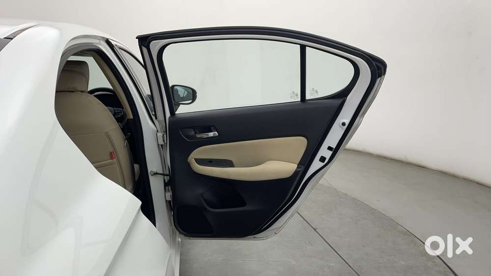 Honda City I-vtec V, 2023, Petrol