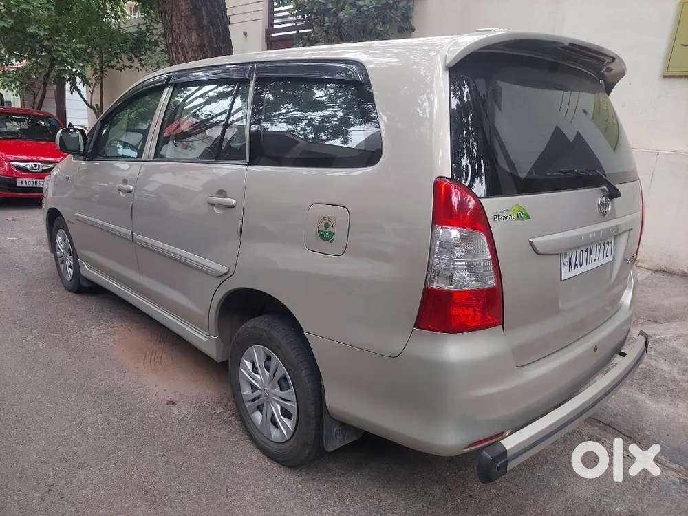 Toyota Innova 7 Seater G 2.5 Ltr 2012 Diesel 90000 Km Driven