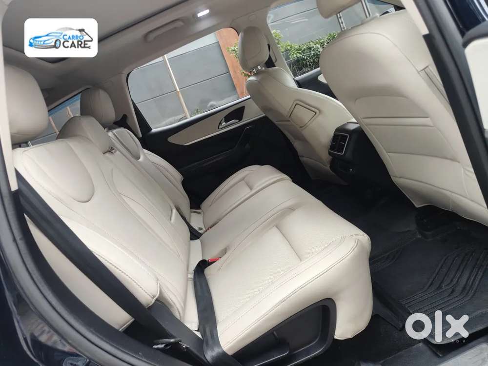 Mahindra Xuv700 2.2 Ax 7 Diesel At Luxury Pack Str Awd, 2022, Diesel