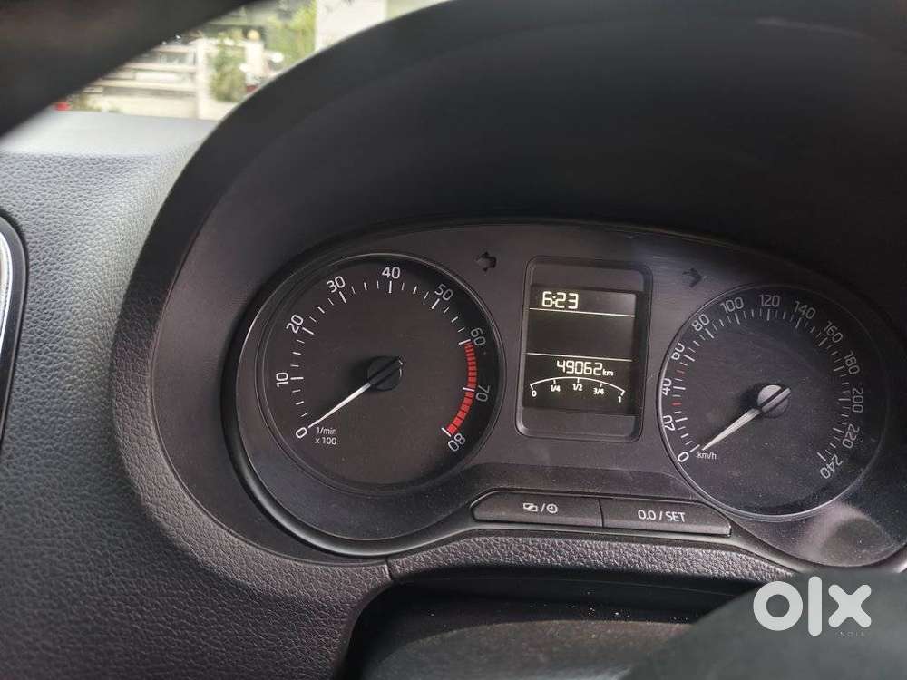 Skoda Rapid 1.0 Tsi Ambition, 2021, Petrol