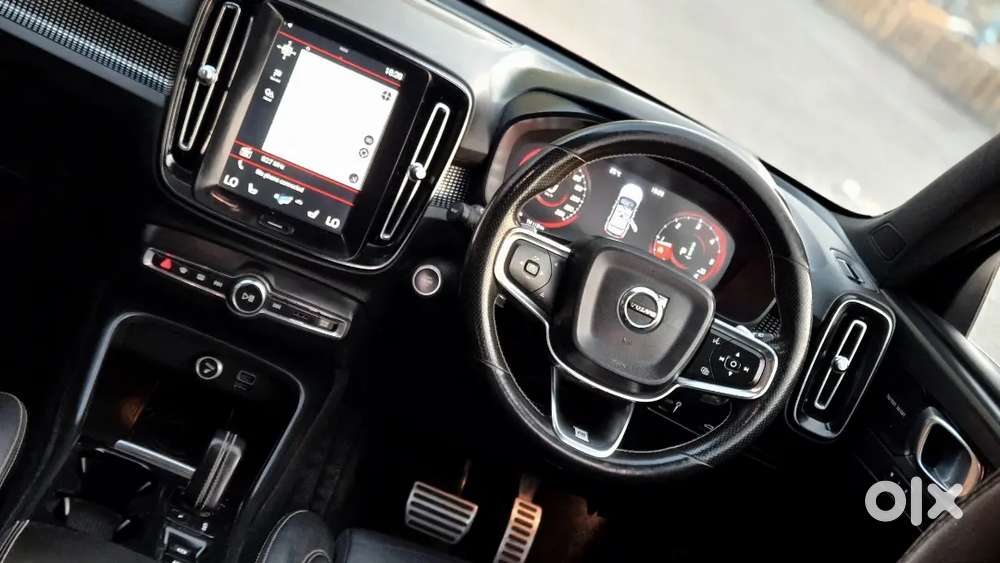 Volvo Xc40 2018 Model Brand New Car Diesel 4x4 ( R - Design )