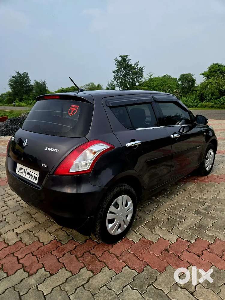 Maruti Suzuki Swift 2017 Vxi 4200 Km 1st Owner