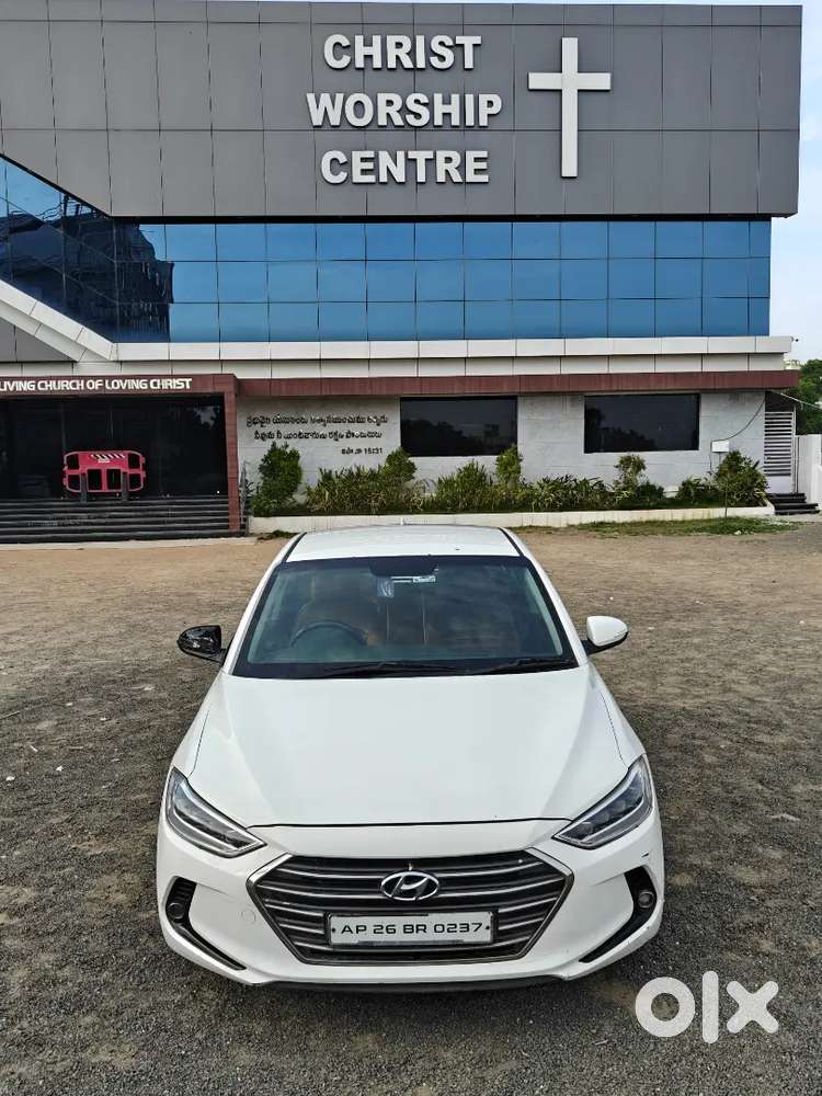 Hyundai New Elantra 2016 Diesel 132000 Km Driven