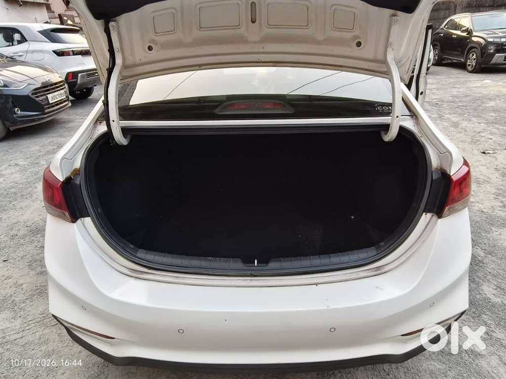 Hyundai Verna 1.6 Sx (o) Vtvt, 2018, Petrol
