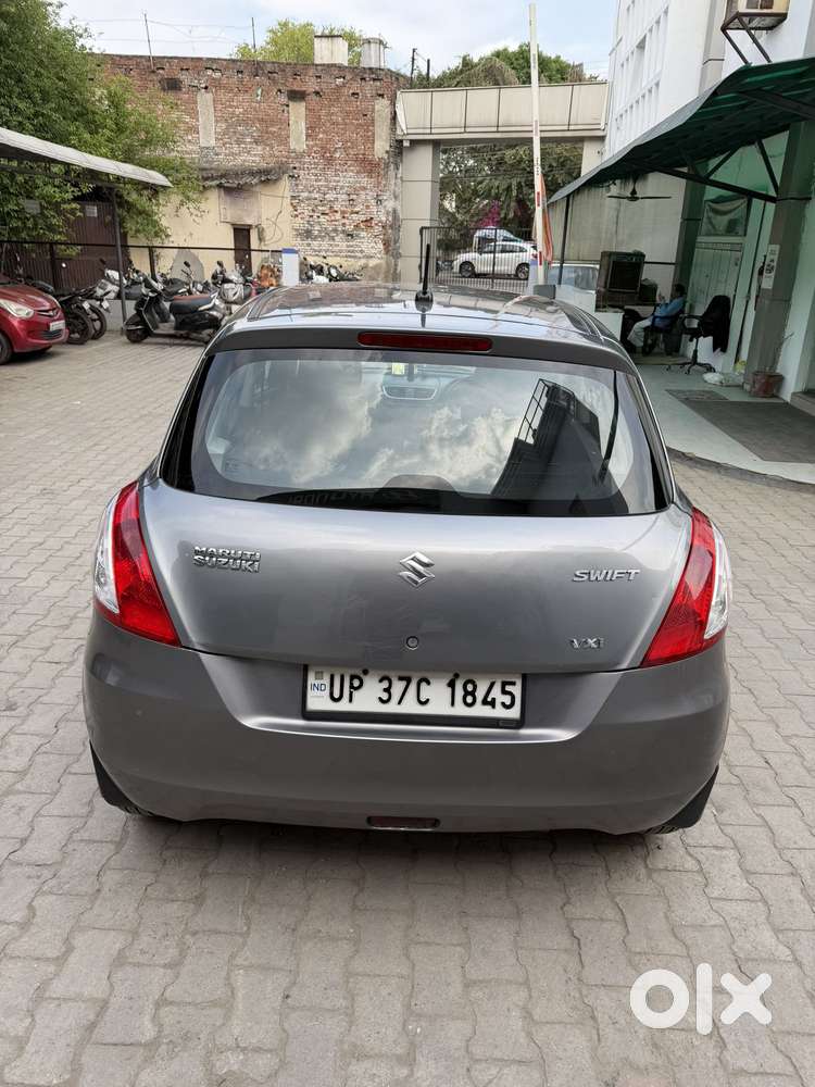 Maruti Suzuki Swift Vxi Optional, 2015, Petrol