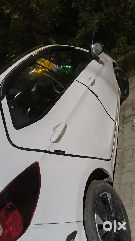 Tata Tiago Xt Icng 2025 Car