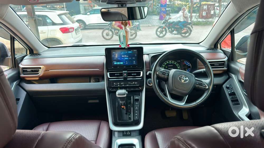 Toyota Innova Hycross 2.0 Vx Hybrid 8 Str, 2023, Petrol