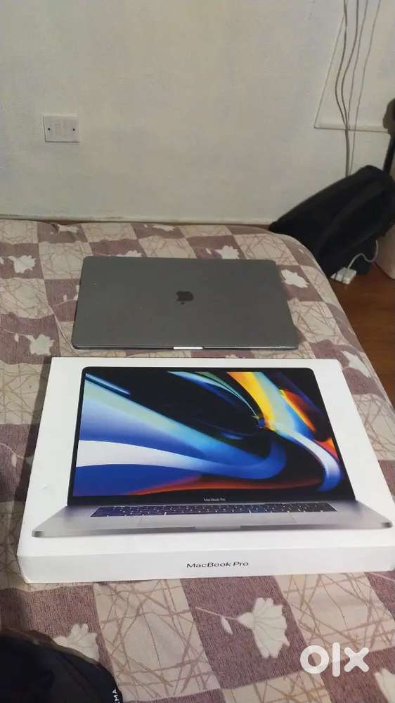 Macbook Pro 16-inch 2019 (1TB) *BROKEN DISPLAY*