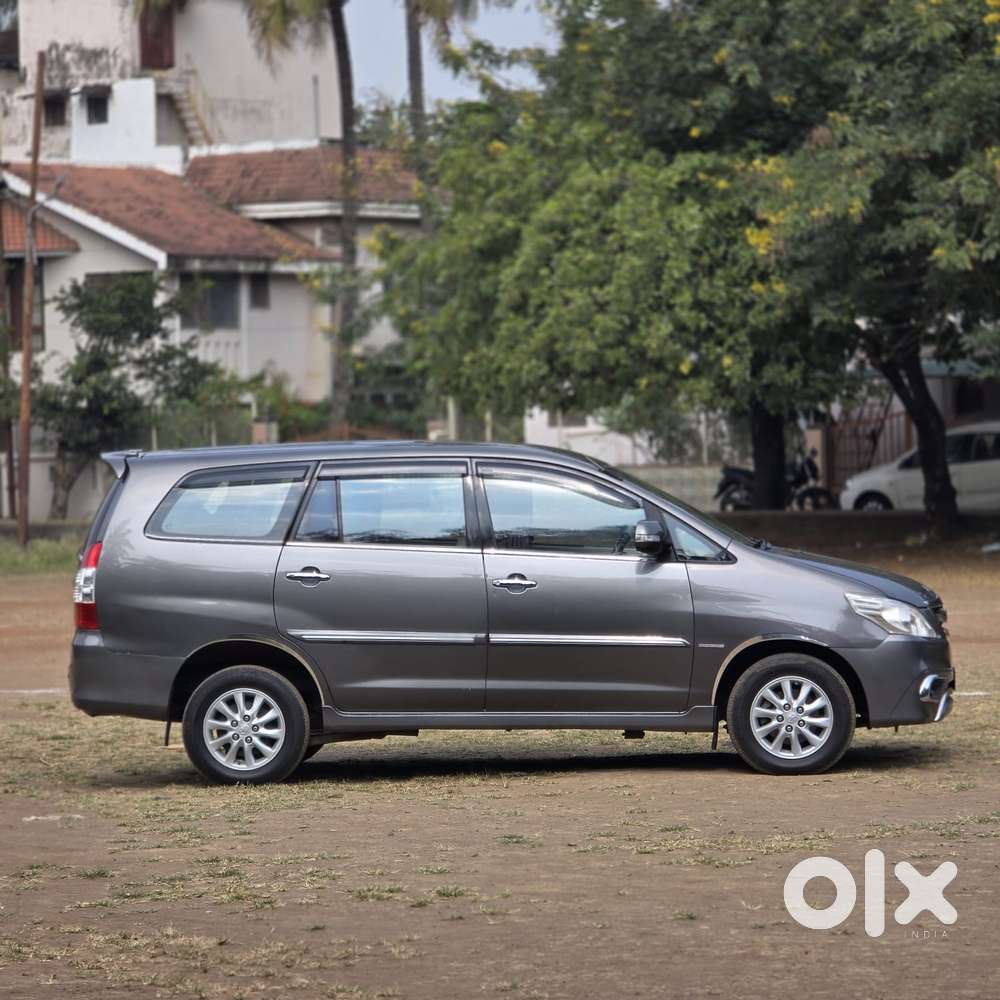Toyota Innova 2.5 Vx 8 Seater Bs Iv, 2013, Diesel