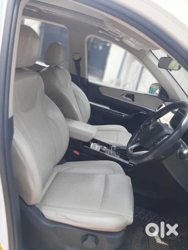 Mahindra Xuv700 2.2 Ax 7 Diesel At Luxury Pack Str, 2022, Diesel