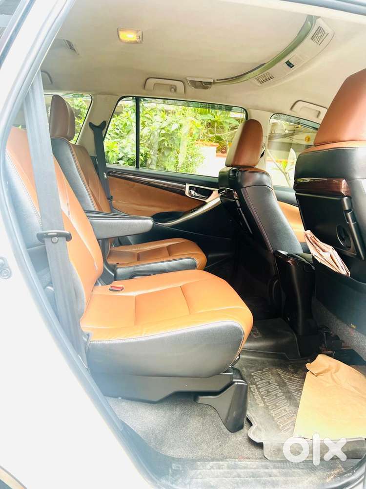 Toyota Innova Crysta 2.8z Automatic, 2016, Diesel
