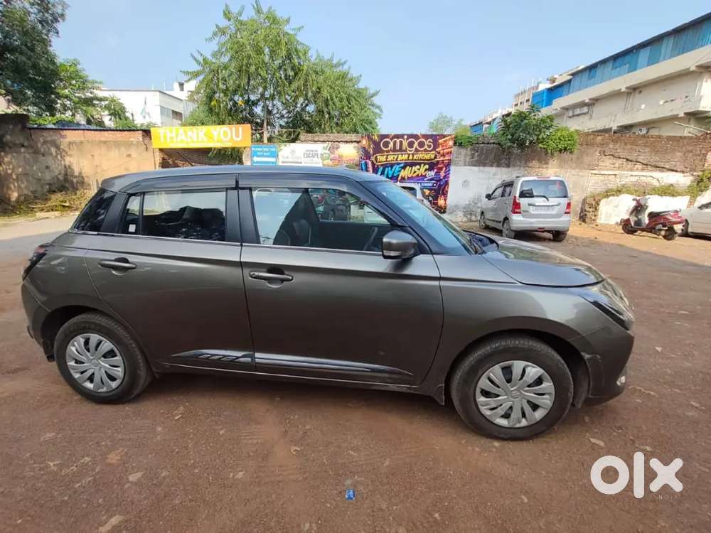 Maruti Suzuki Swift Vxi 2025