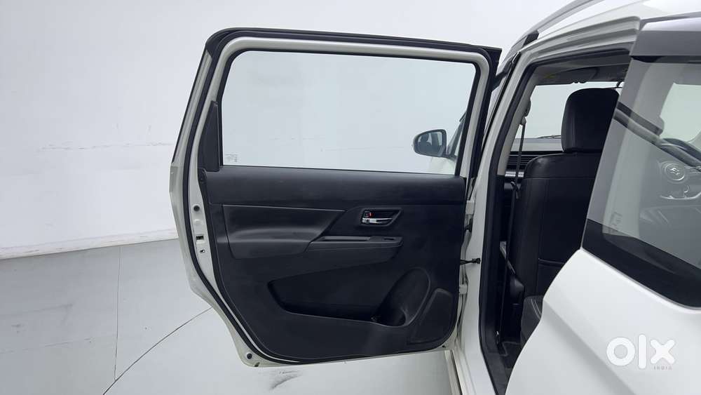 Maruti Suzuki Xl6 1.5 Alpha Mt, 2022, Petrol