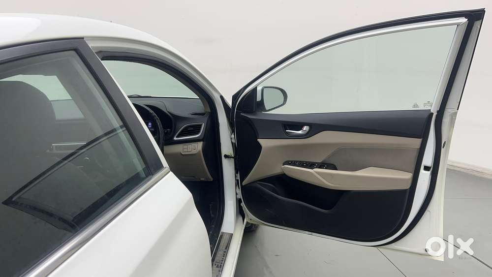 Hyundai Verna [ ] Fluidic 4s 1.6 Crdi Sx (o) At, 2019, Petrol