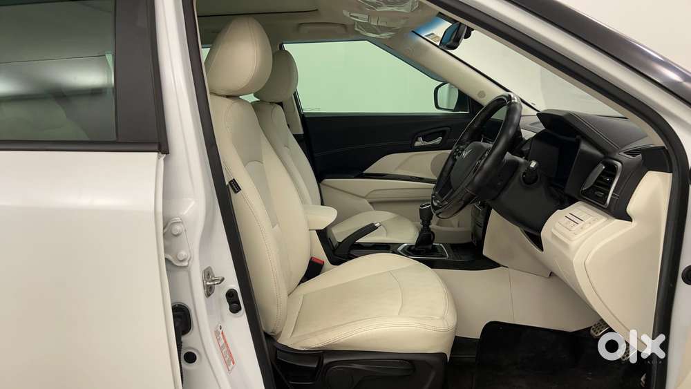 Mahindra Xuv 3xo Ax7l Petrol Mt, 2024, Petrol