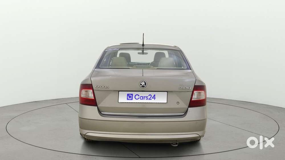 Skoda Rapid 1.6 Mpi At Style, 2016, Petrol