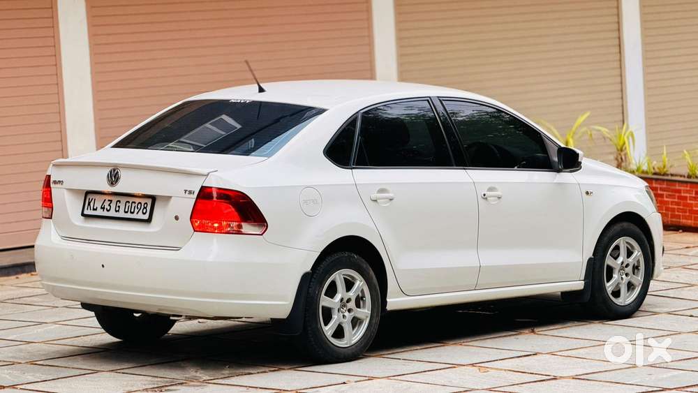 Volkswagen Vento 1.2 Tsi Highline Plus At, 2014, Petrol