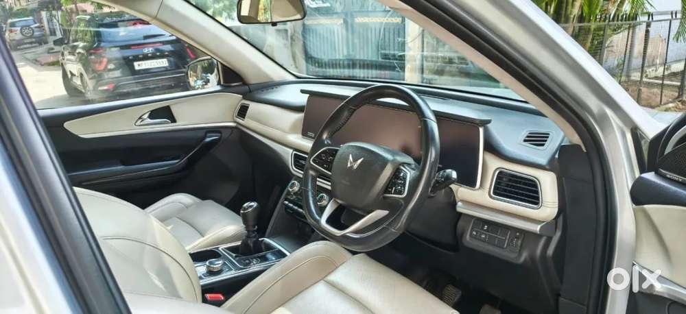 Mahindra Xuv700 2.2 Ax 7 Diesel Mt Luxury Pack Str, 2023, Diesel
