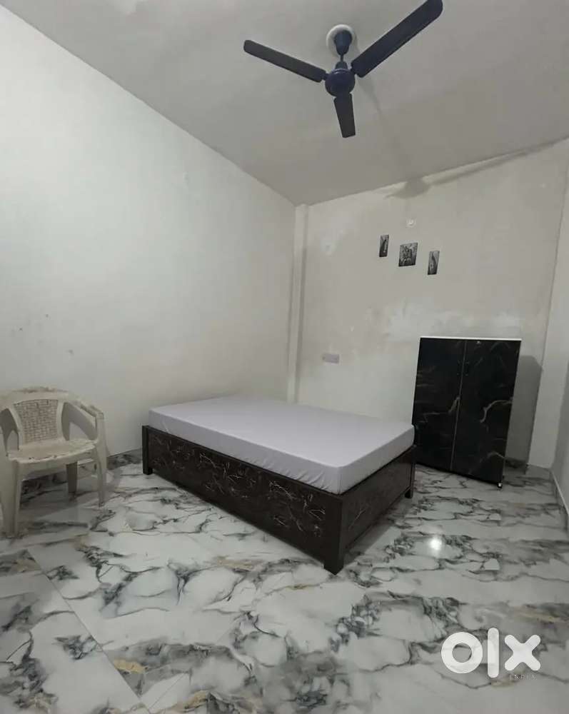Rooms on rent for bachelors only