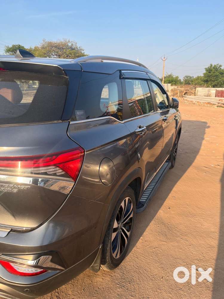 Mg Hector Plus Top Model