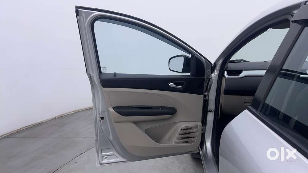 Renault Triber Rxz Easy-r Amt, 2022, Petrol