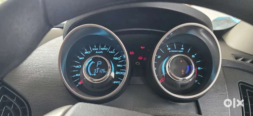 Mahindra Xuv500 2018 Diesel 33500 Km Driven