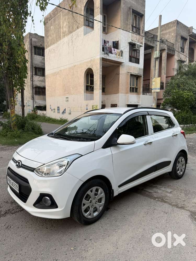 Hyundai Grand I10 Sportz, 2016, Petrol