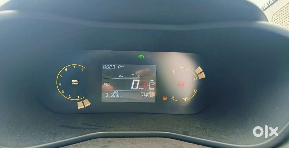 Tata Nexon Pure 1.2 Revotron Petrol 6 Mt, 2024, Cng & Hybrids