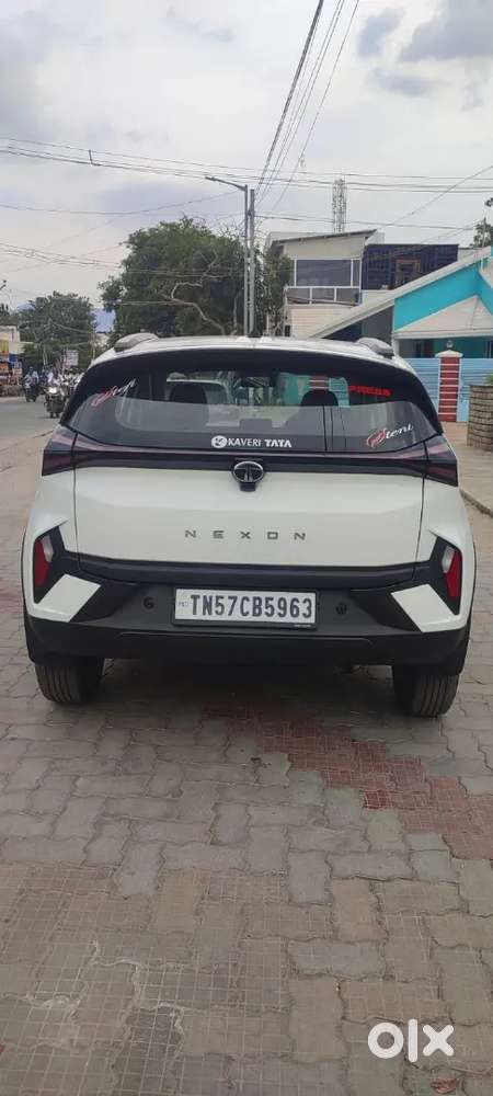 Tata Nexon 2025 Petrol Well Maintained