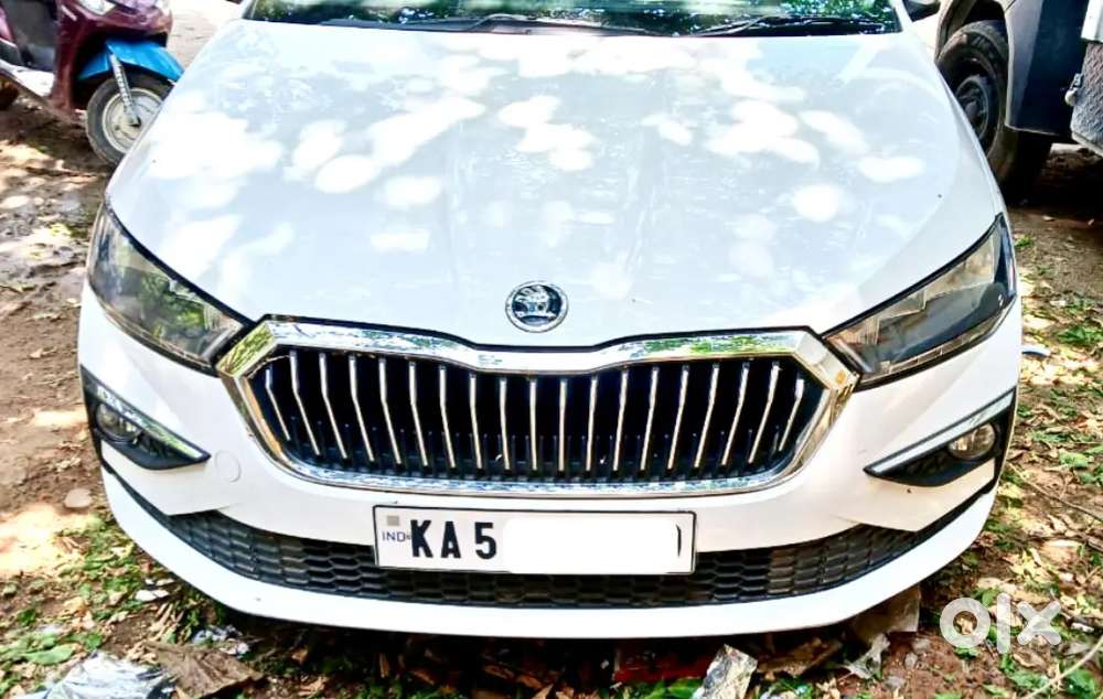 Well Maintained 28000kms Driven Single Owner All Showroom Maintained
