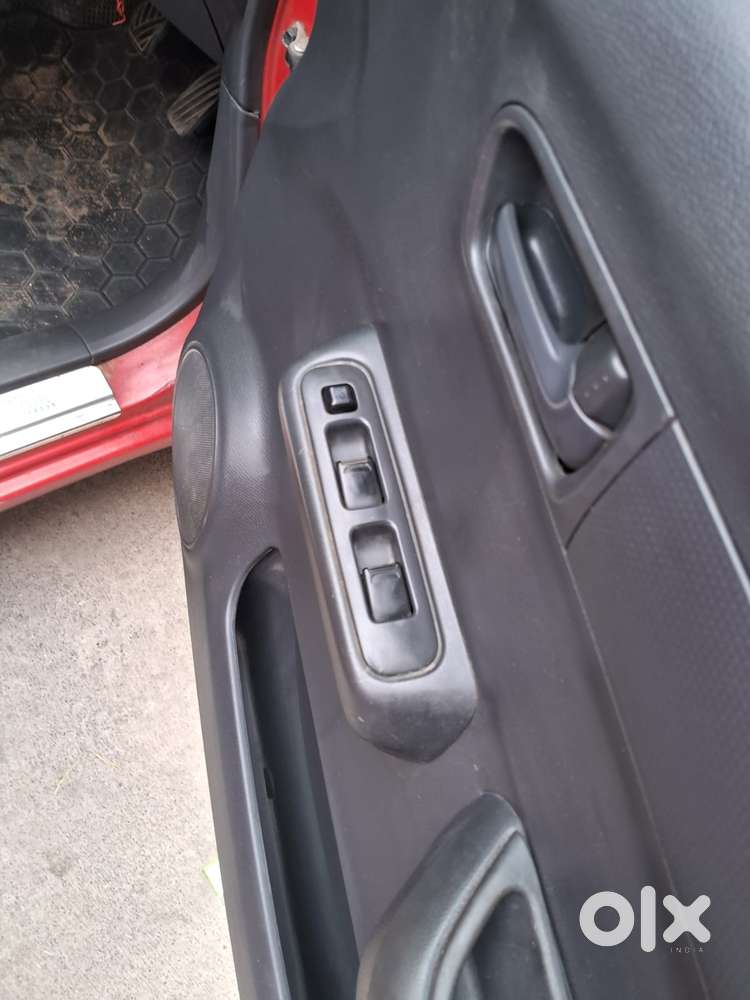 Maruti Suzuki Swift Lxi Bsiv, 2009, Petrol