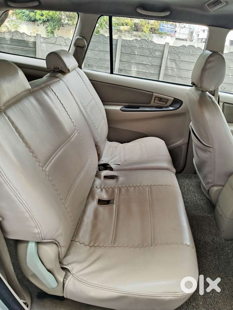 Toyota Innova 2004-2011 2.5 G4 Diesel 8-seater, 2006, Diesel