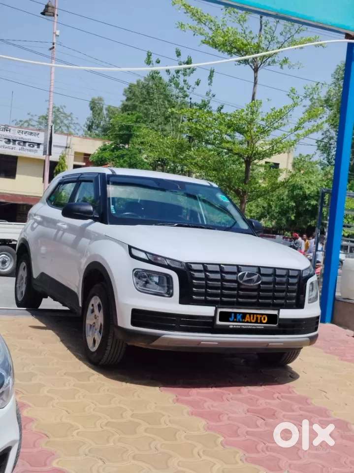 Hyundai Venue E 1.2 Petrol, 2022, Petrol