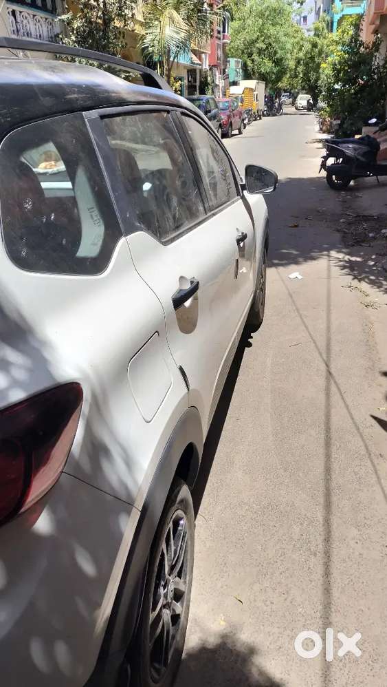 Renault Triber 2022 Petrol 27500 Km Driven