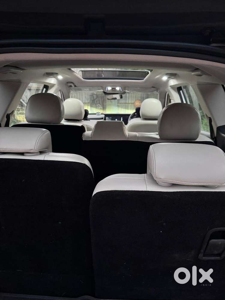 Mahindra Xuv700 2023 Diesel Well Maintained