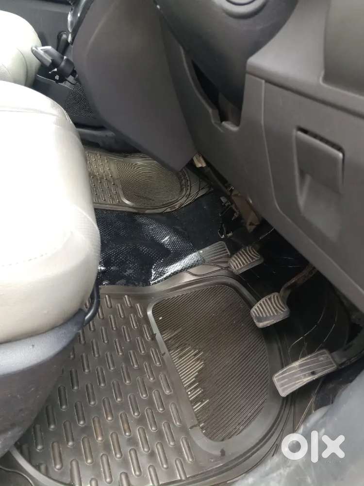 Mahindra Kuv 100 2018