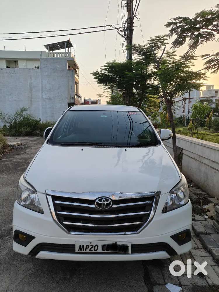 Toyota Innova 07seater 2010 Diesel