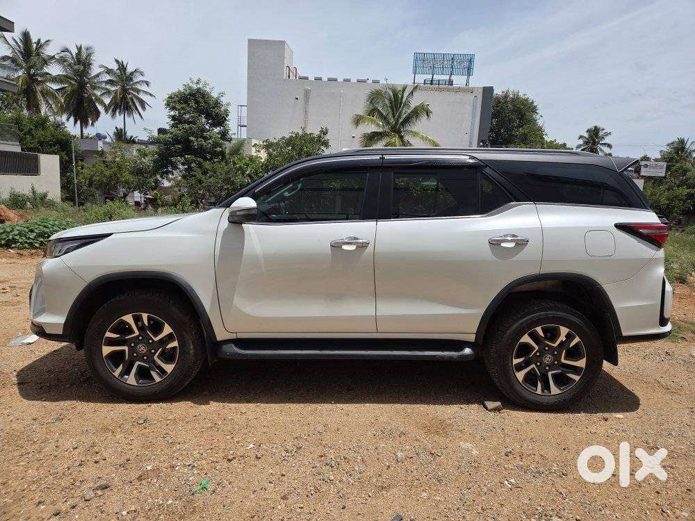 Toyota Fortuner Legender 4X2 AT 2.8, 2023, Diesel
