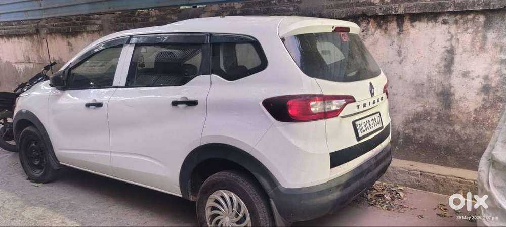 New Car With Single Hand