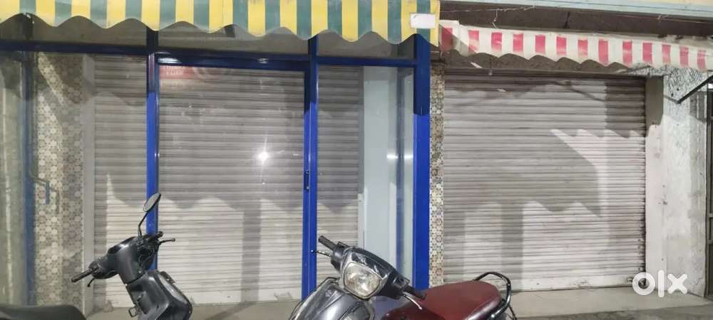 10x10 2 shops are available rent