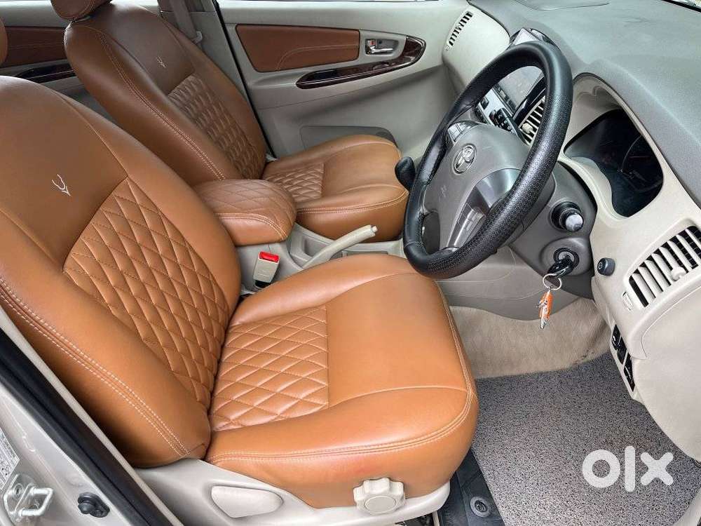 Toyota Innova 2.0 Gx (petrol) 8 Seater Bs Iv, 2014, Diesel