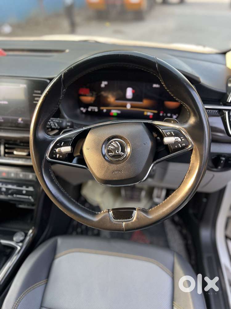 Skoda Kushaq 1.0 Tsi Style At (6 Airbags), 2022, Petrol