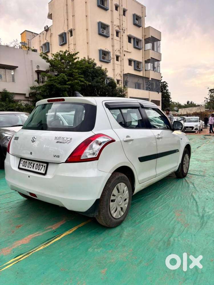 Maruti Suzuki Swift Vxi + Manual, 2014, Petrol